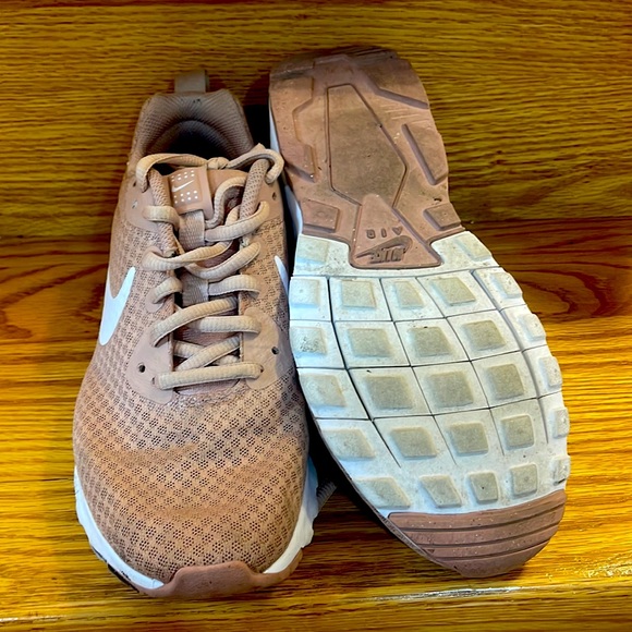 Nike Air Sneakers - Picture 3 of 4